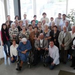 La gent gran de Taradell visita la central del Servei Local de Teleassistència de Barcelona