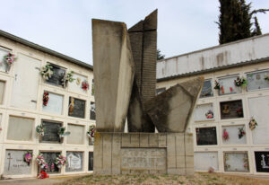 cementiri-monument-caiguts