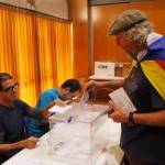 A Taradell obren les urnes amb cues de gent per votar a les eleccions catalanes 2015