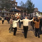 L’Agrupació Sardanista Taradell celebra la castanyada a la Plaça de les Eres